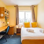 57 - Large Three Bed With Parking *