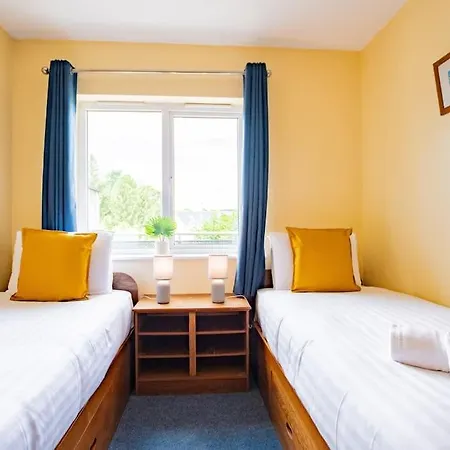 57 - Large Three Bed With Parking Apartamento *