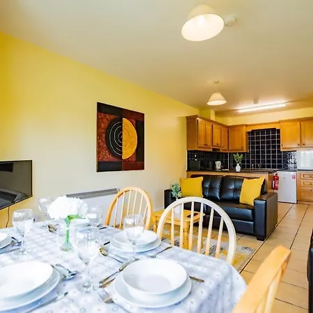 57 - Large Three Bed With Parking * Galway