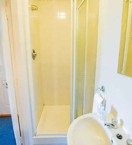 57 - Large Three Bed With Parking Galway