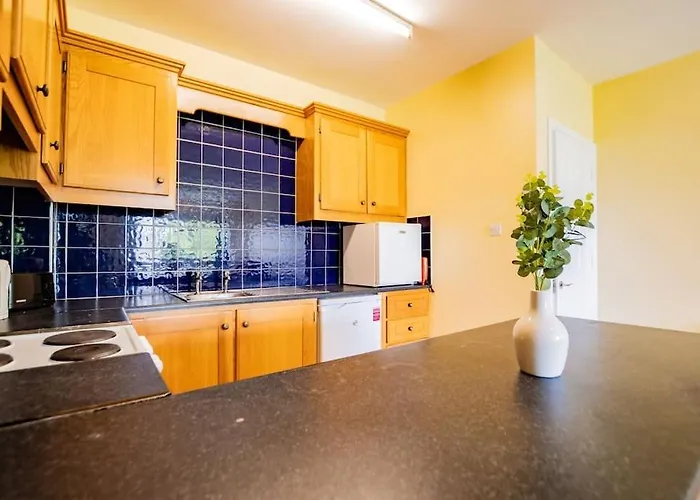 57 - Large Three Bed With Parking * Galway